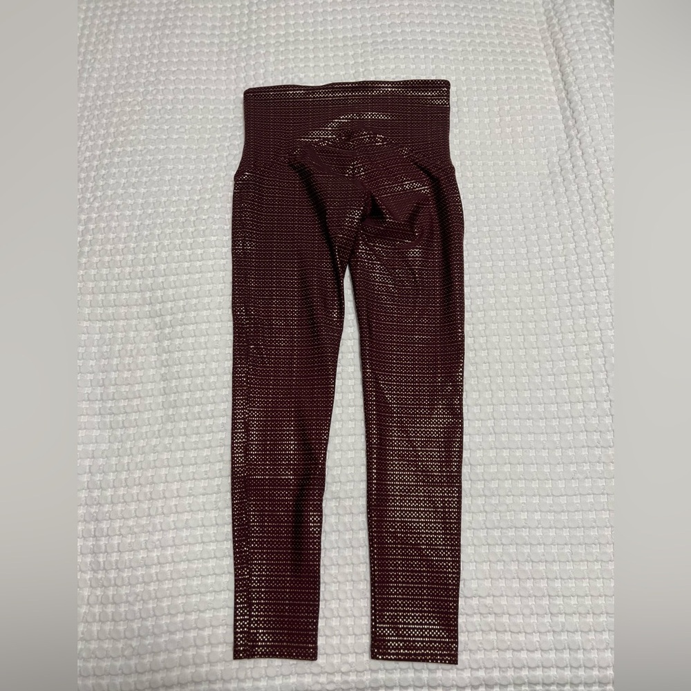 SPANX Booty Boost Active 7/8 Leggings in Metallic Mist Wine/Rose Gold - Picture 10 of 13
